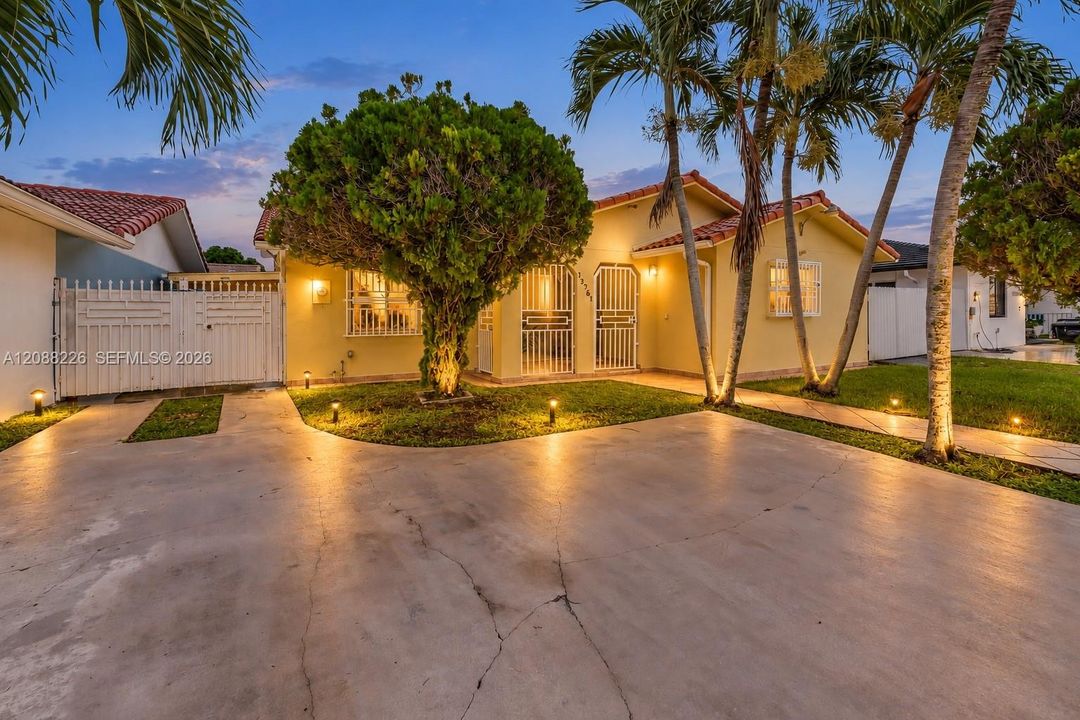 For Sale: $630,000 (3 beds, 2 baths, 1747 Square Feet)