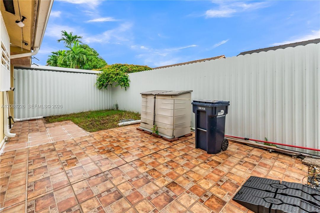 For Sale: $630,000 (3 beds, 2 baths, 1747 Square Feet)