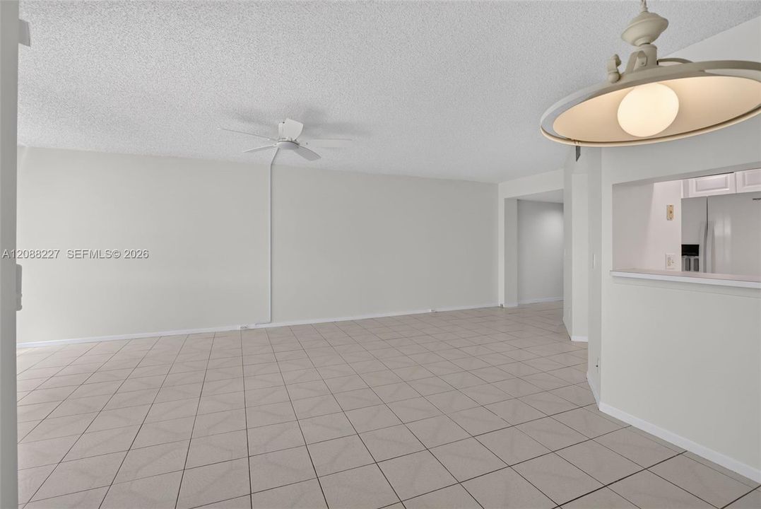 For Rent: $1,800 (1 beds, 1 baths, 1045 Square Feet)