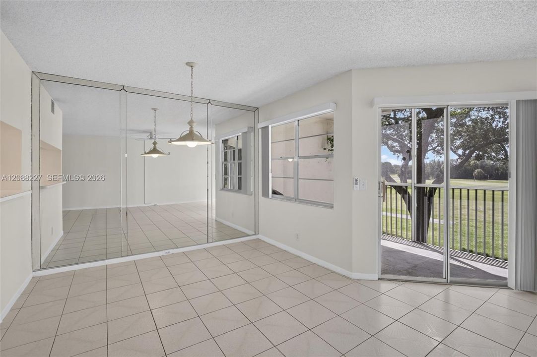 For Rent: $1,800 (1 beds, 1 baths, 1045 Square Feet)