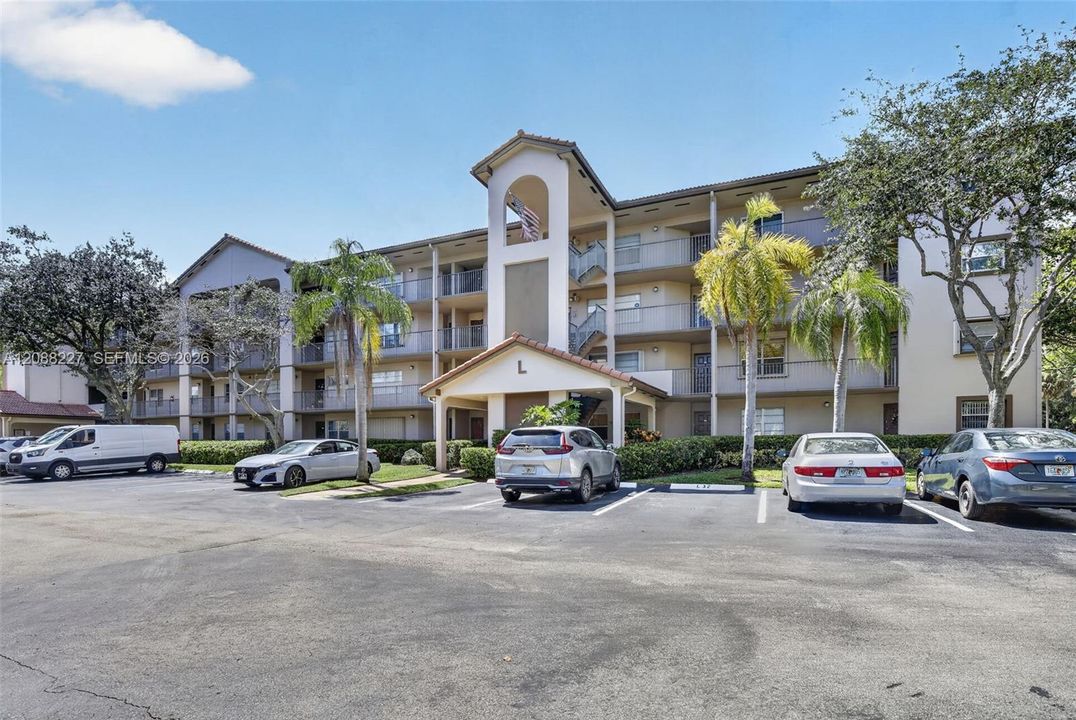 For Rent: $1,800 (1 beds, 1 baths, 1045 Square Feet)