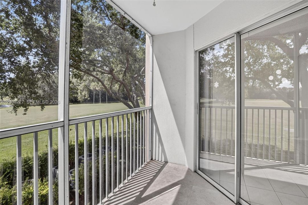 For Rent: $1,800 (1 beds, 1 baths, 1045 Square Feet)