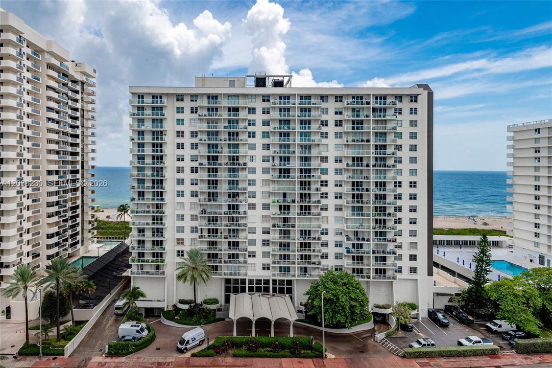 For Sale: $389,000 (2 beds, 2 baths, 1030 Square Feet)