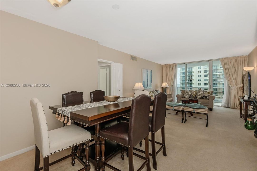 For Sale: $389,000 (2 beds, 2 baths, 1030 Square Feet)