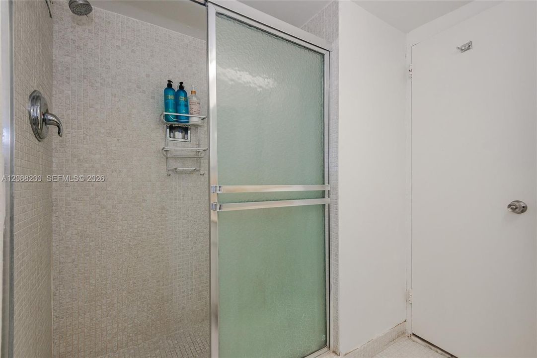 For Sale: $389,000 (2 beds, 2 baths, 1030 Square Feet)