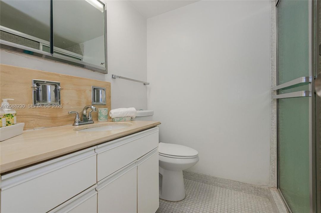 For Sale: $389,000 (2 beds, 2 baths, 1030 Square Feet)