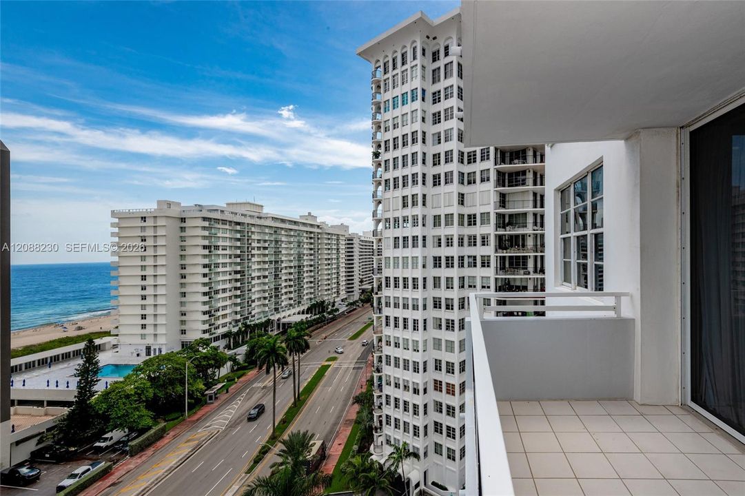 For Sale: $389,000 (2 beds, 2 baths, 1030 Square Feet)
