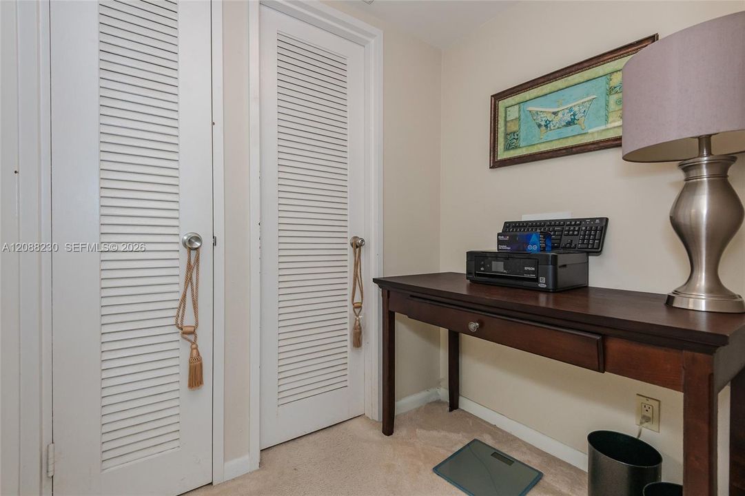 For Sale: $389,000 (2 beds, 2 baths, 1030 Square Feet)