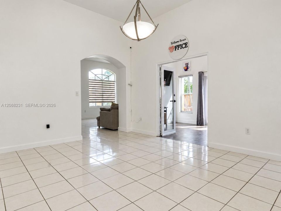 For Sale: $639,900 (3 beds, 2 baths, 1939 Square Feet)