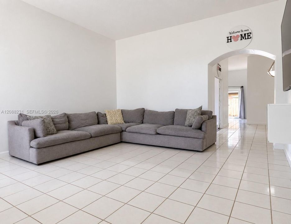 For Sale: $639,900 (3 beds, 2 baths, 1939 Square Feet)