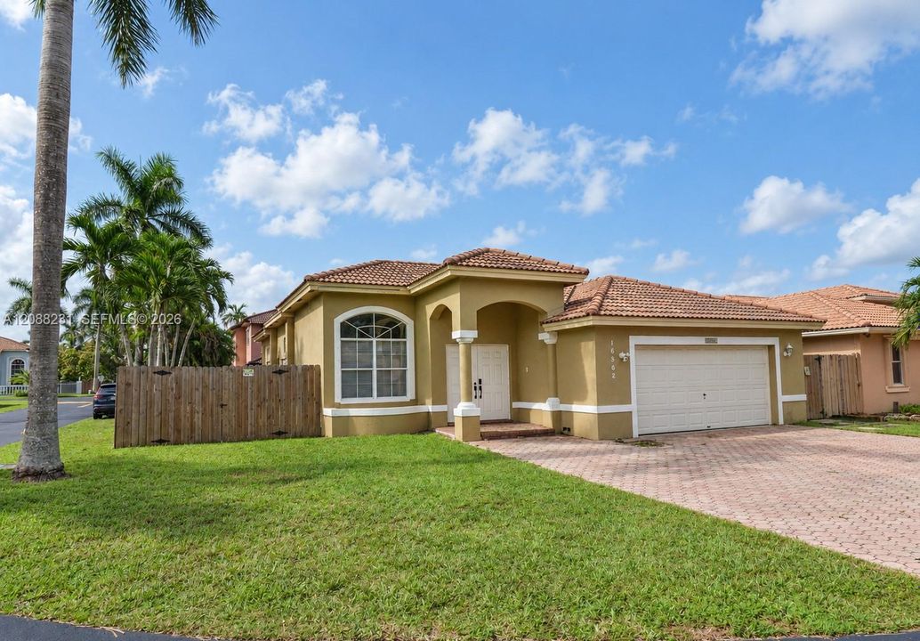 For Sale: $639,900 (3 beds, 2 baths, 1939 Square Feet)