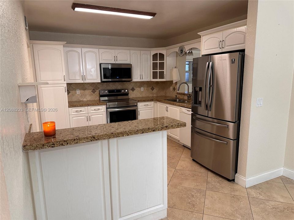 For Rent: $2,800 (3 beds, 1 baths, 1853 Square Feet)