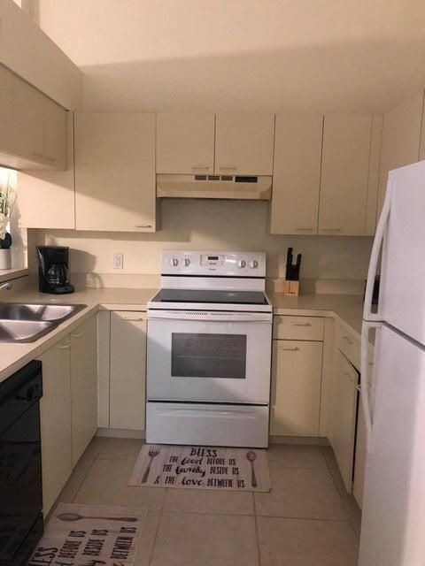 YARMOUTH C KITCHEN