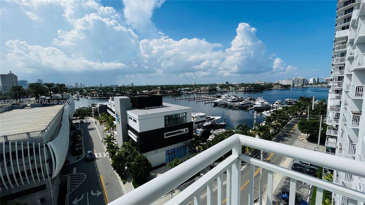 For Rent: $2,950 (2 beds, 1 baths, 756 Square Feet)