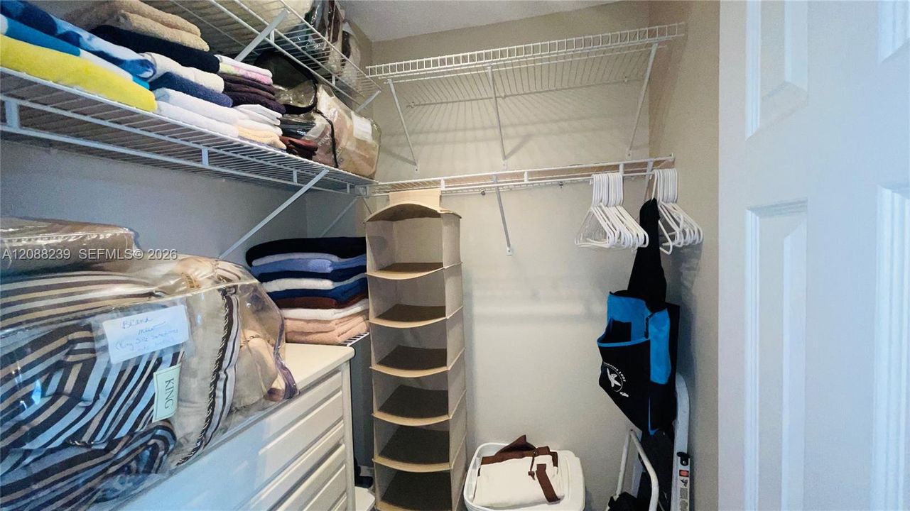 For Rent: $2,950 (2 beds, 1 baths, 756 Square Feet)