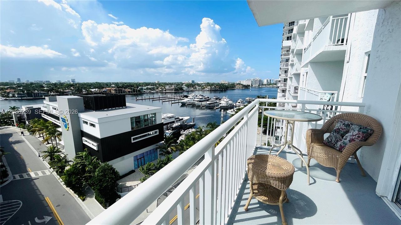 For Rent: $2,950 (2 beds, 1 baths, 756 Square Feet)