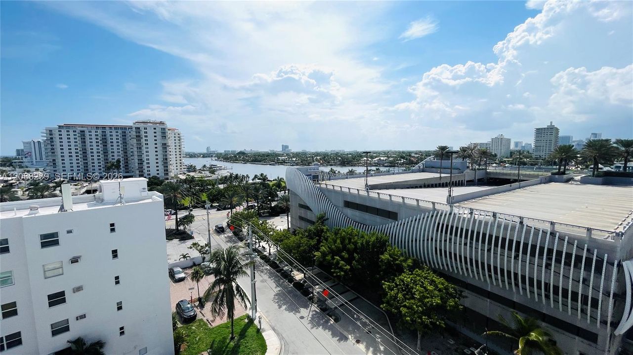 For Rent: $2,950 (2 beds, 1 baths, 756 Square Feet)