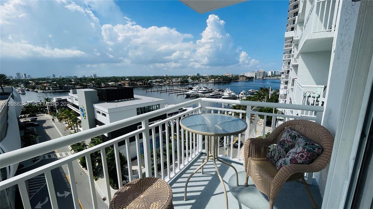 For Rent: $2,950 (2 beds, 1 baths, 756 Square Feet)