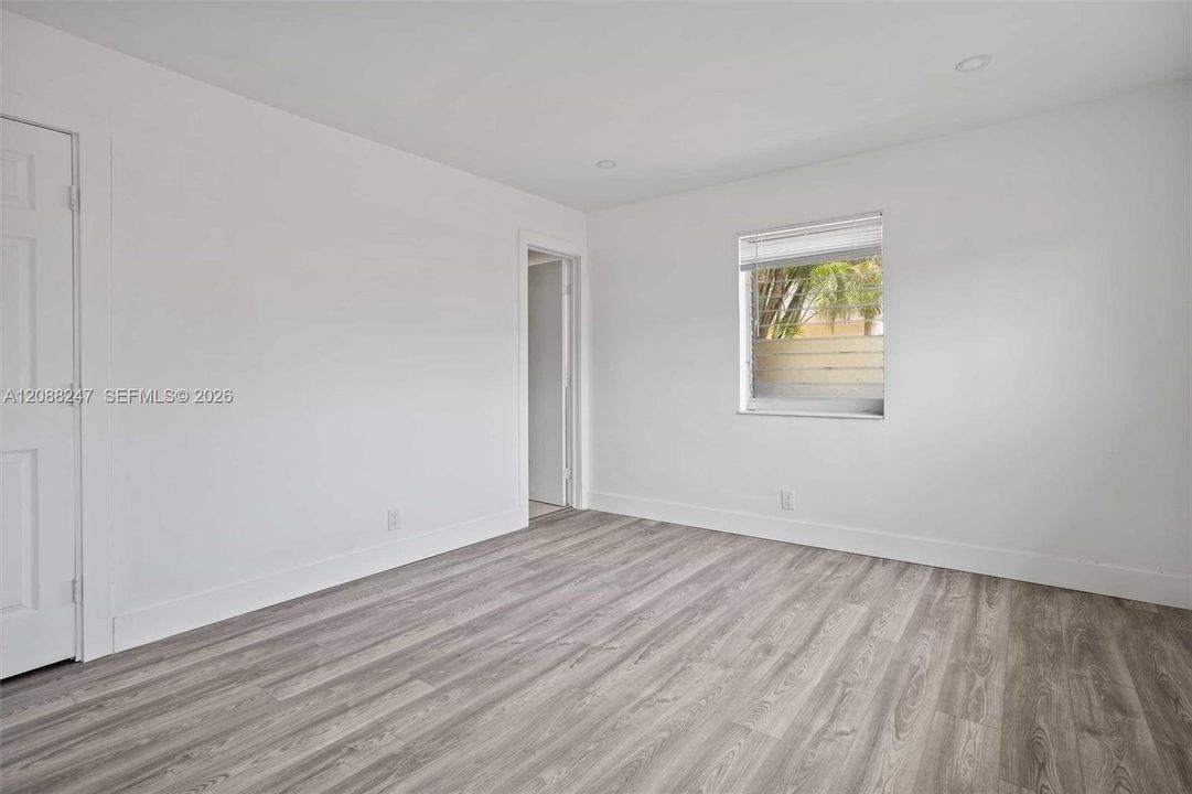 En Venta: $749,900 (4 camas, 3 baños, 1827 Pies cuadrados)