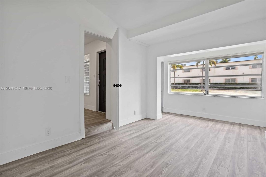En Venta: $749,900 (4 camas, 3 baños, 1827 Pies cuadrados)