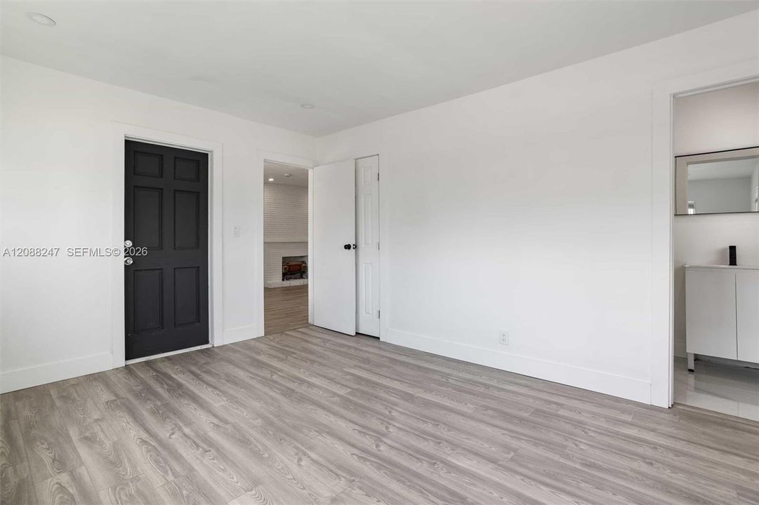 En Venta: $749,900 (4 camas, 3 baños, 1827 Pies cuadrados)