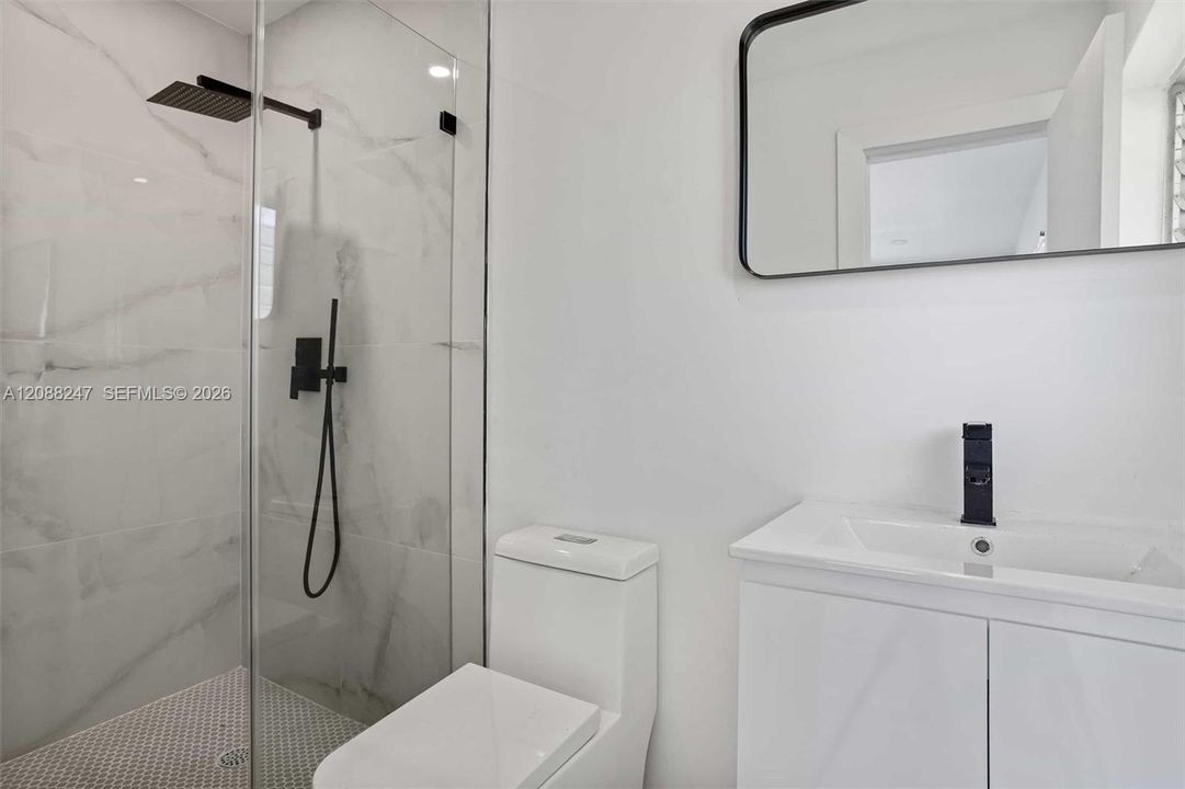 En Venta: $749,900 (4 camas, 3 baños, 1827 Pies cuadrados)
