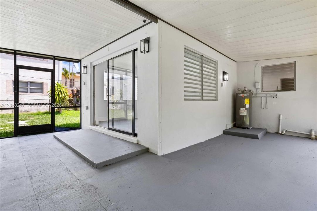 En Venta: $749,900 (4 camas, 3 baños, 1827 Pies cuadrados)