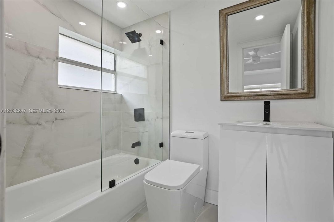 En Venta: $749,900 (4 camas, 3 baños, 1827 Pies cuadrados)