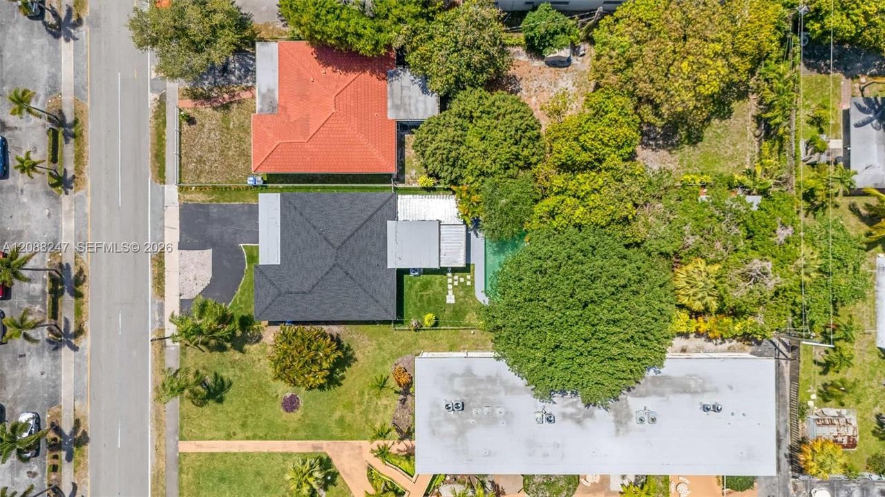 En Venta: $749,900 (4 camas, 3 baños, 1827 Pies cuadrados)