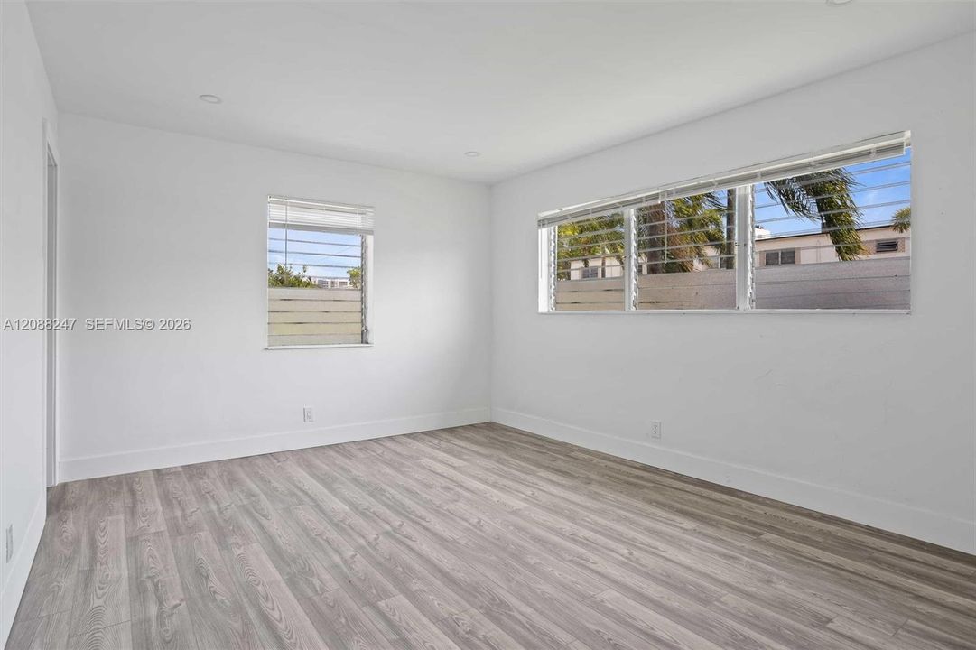En Venta: $749,900 (4 camas, 3 baños, 1827 Pies cuadrados)