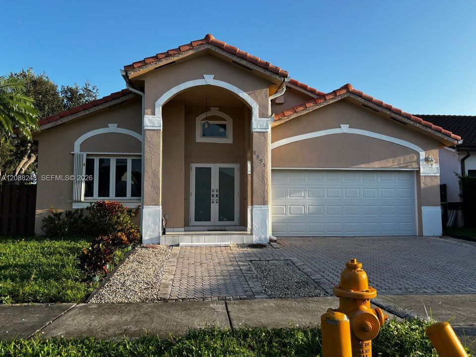 В аренду: $3,900 (4 спален, 2 ванн, 2148 Квадратных фут)