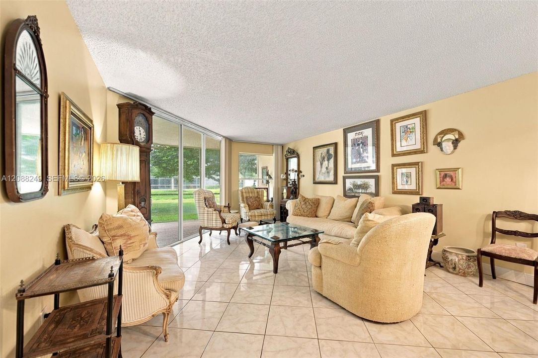For Sale: $249,900 (2 beds, 2 baths, 1500 Square Feet)