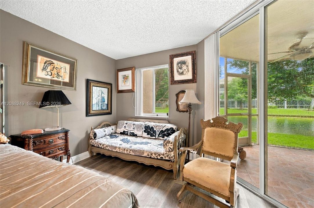 For Sale: $249,900 (2 beds, 2 baths, 1500 Square Feet)