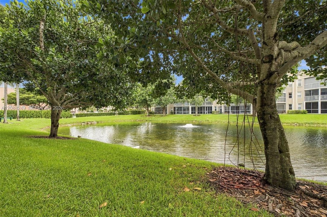 For Sale: $249,900 (2 beds, 2 baths, 1500 Square Feet)