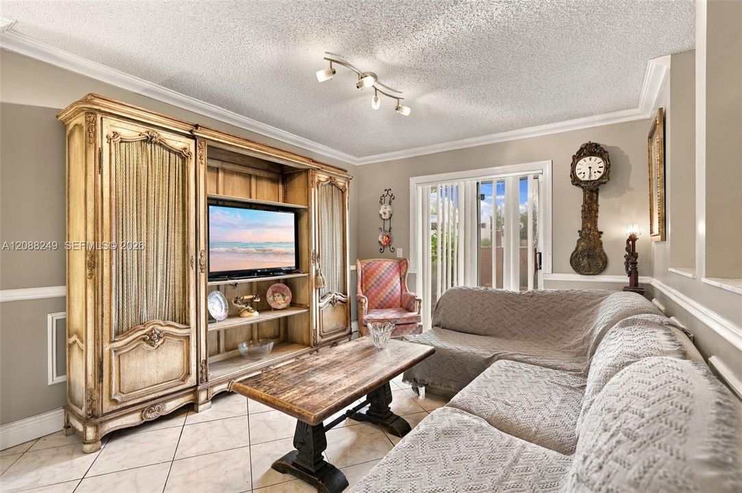 For Sale: $249,900 (2 beds, 2 baths, 1500 Square Feet)