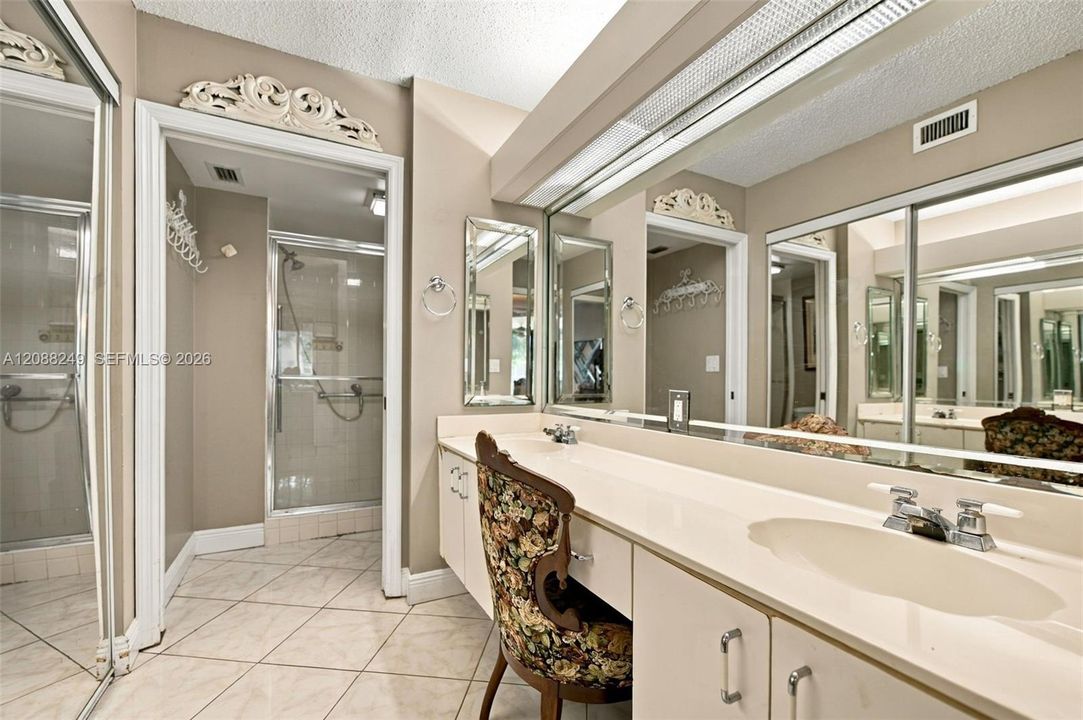 For Sale: $249,900 (2 beds, 2 baths, 1500 Square Feet)