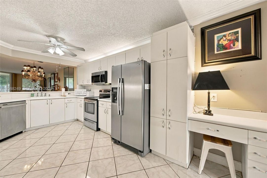 For Sale: $249,900 (2 beds, 2 baths, 1500 Square Feet)