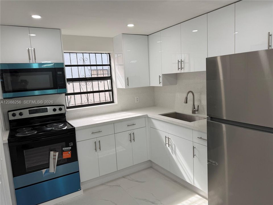 For Rent: $2,600 (3 beds, 2 baths, 1283 Square Feet)