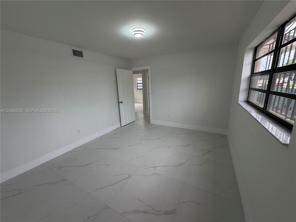 For Rent: $2,600 (3 beds, 2 baths, 1283 Square Feet)