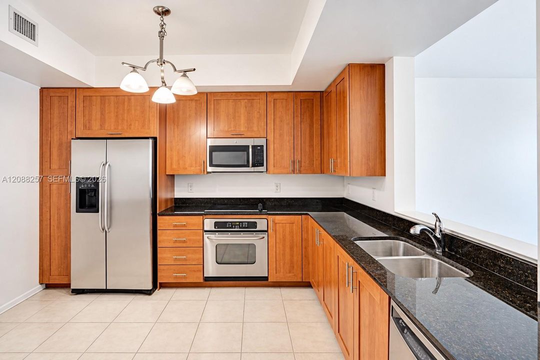 For Rent: $4,000 (3 beds, 3 baths, 1650 Square Feet)