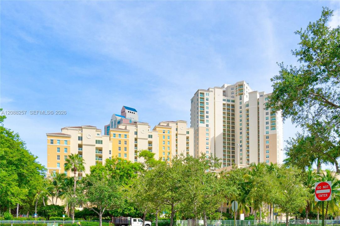 For Rent: $4,000 (3 beds, 3 baths, 1650 Square Feet)