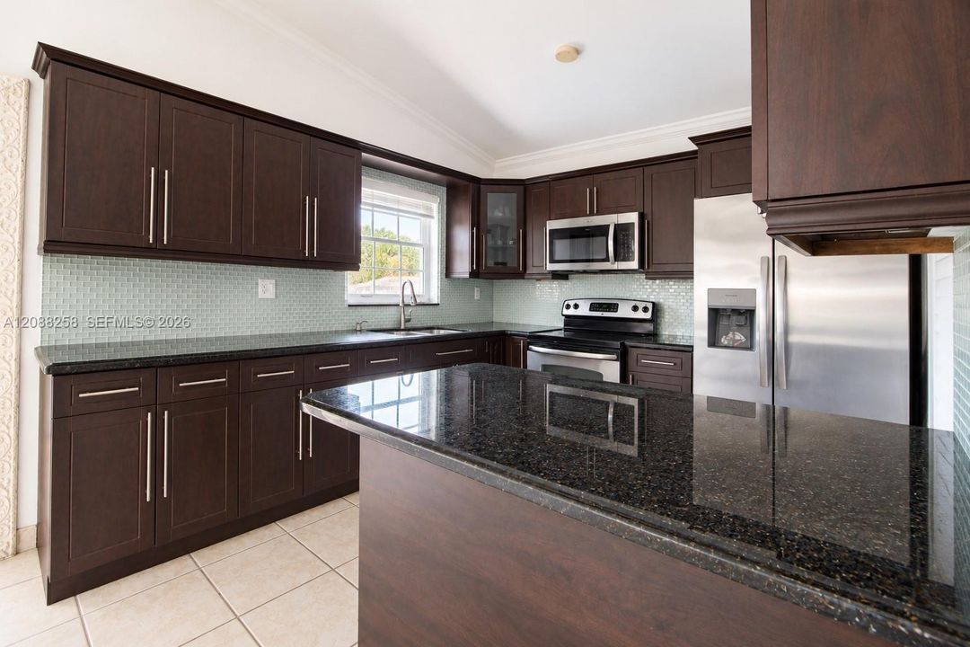 For Rent: $4,000 (3 beds, 2 baths, 1516 Square Feet)