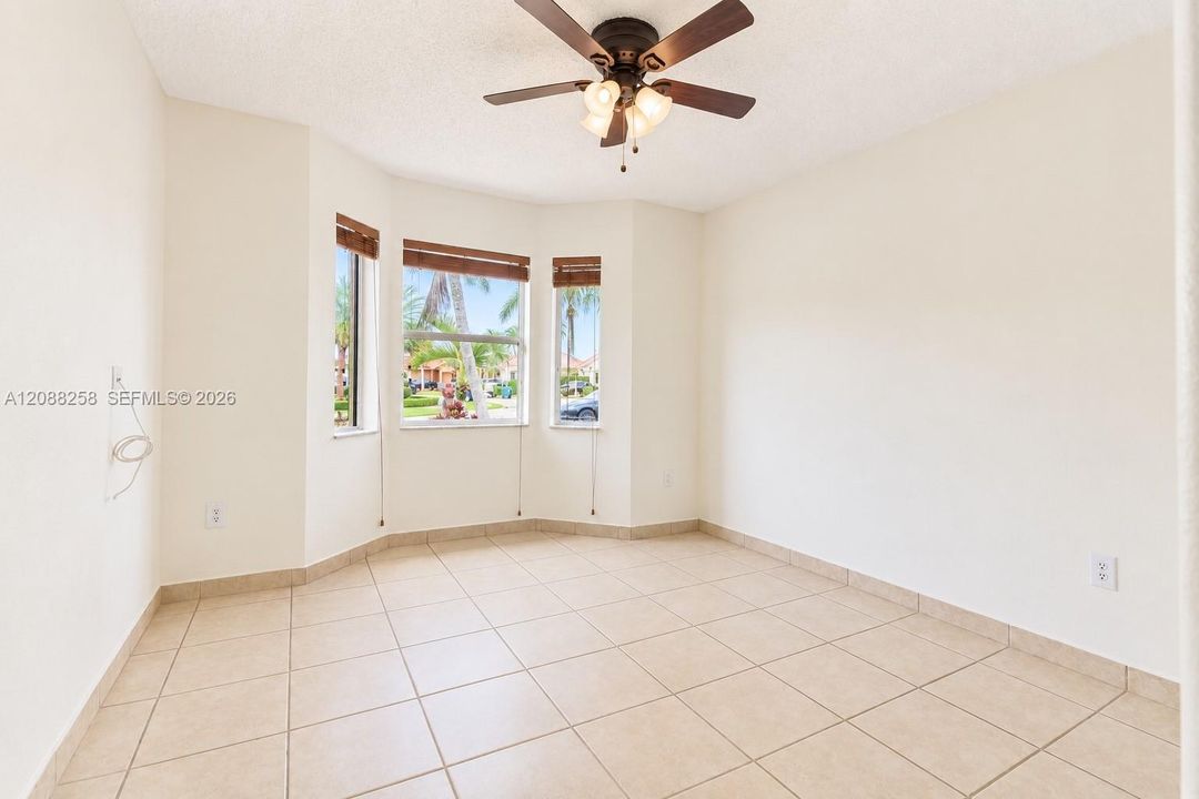 For Rent: $4,000 (3 beds, 2 baths, 1516 Square Feet)