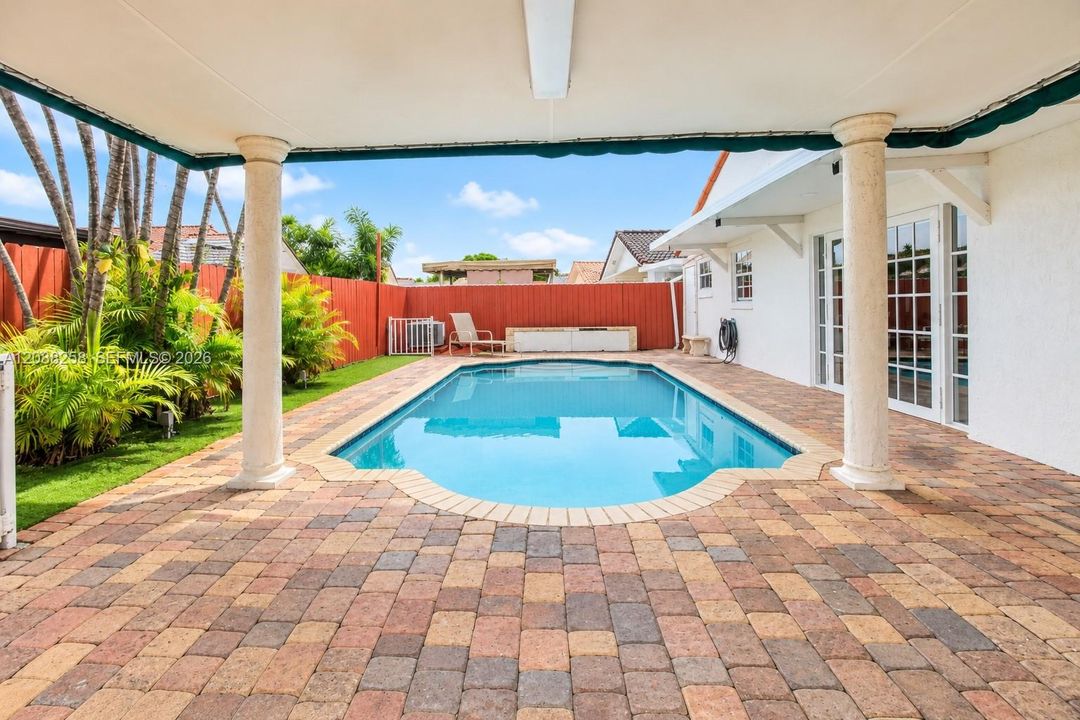 For Rent: $4,000 (3 beds, 2 baths, 1516 Square Feet)
