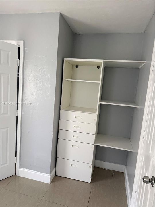 В аренду: $1,350 (1 спален, 1 ванн, 2618 Квадратных фут)