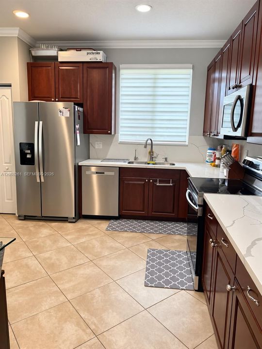 For Rent: $3,400 (4 beds, 2 baths, 1749 Square Feet)