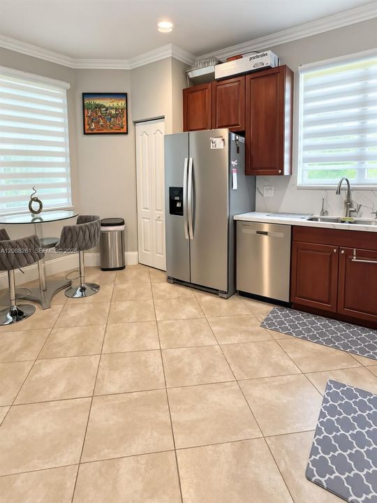 For Rent: $3,400 (4 beds, 2 baths, 1749 Square Feet)