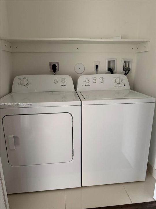 Active With Contract: $3,650 (3 beds, 2 baths, 1678 Square Feet)