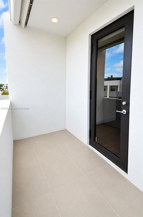Active With Contract: $3,550 (3 beds, 2 baths, 1678 Square Feet)