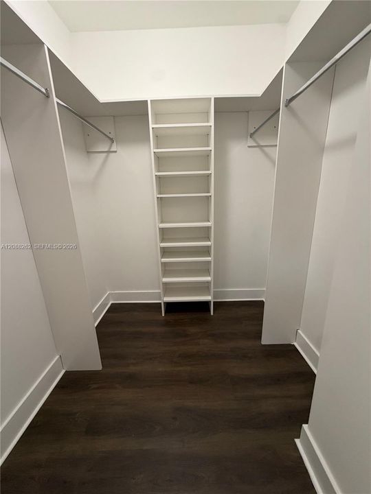 Active With Contract: $3,650 (3 beds, 2 baths, 1678 Square Feet)